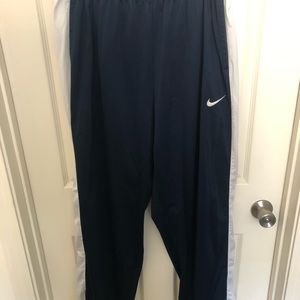 Men’s Nike Basketball Sweats in Navy